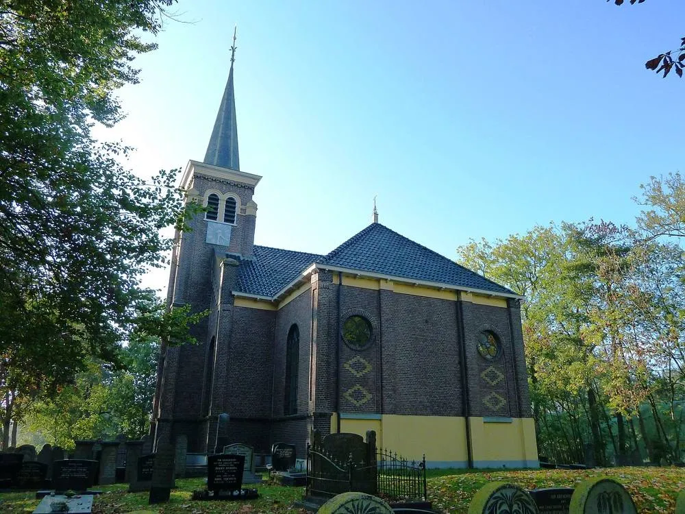 Lutjegast: Lutjegast - hervormde kerk - rechts